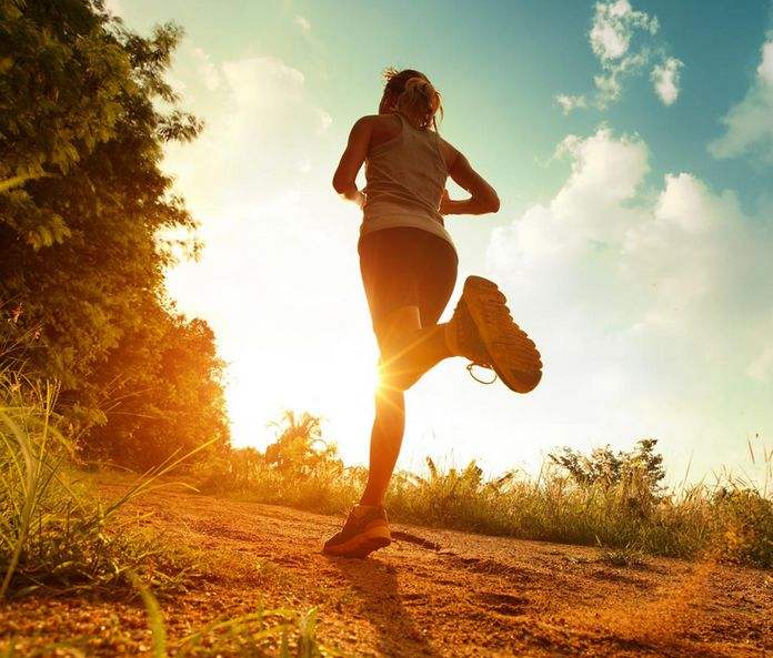 面向太陽(yáng)    奔向青春