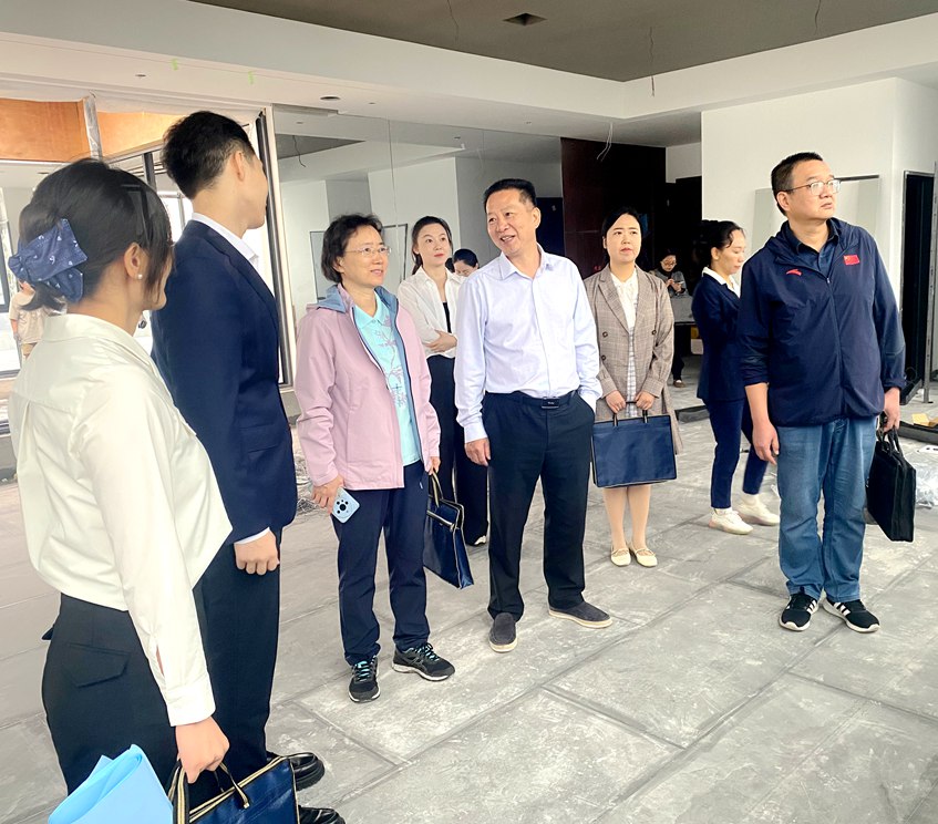 全國總工會領(lǐng)導(dǎo)蒞臨我司調(diào)研指導(dǎo) 職工陣地建設(shè)工作